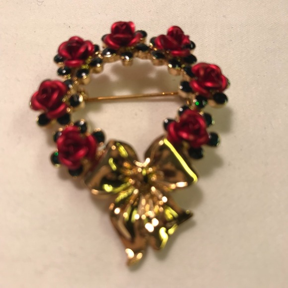 Avon Jewelry - Avon Vintage 2003 Rose Wreath Pin
